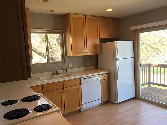 5th image of 6122 Bancroft St