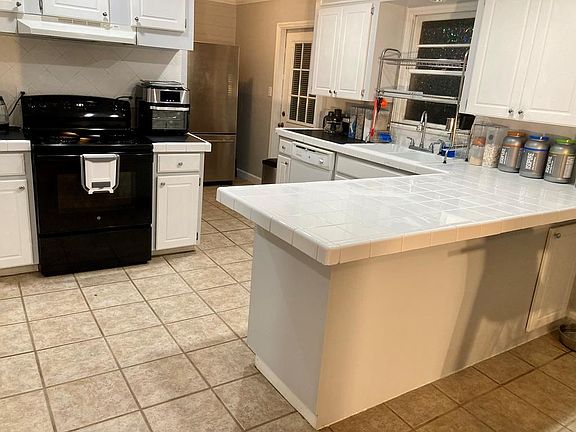 5th image of 1209 Thomwal St