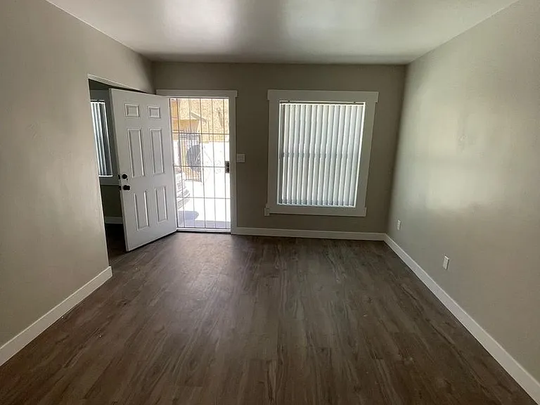 1616 Cherry Lane — Photo 10