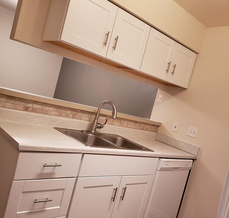1st image of 7118 Oakwood Glen Blvd APT 103