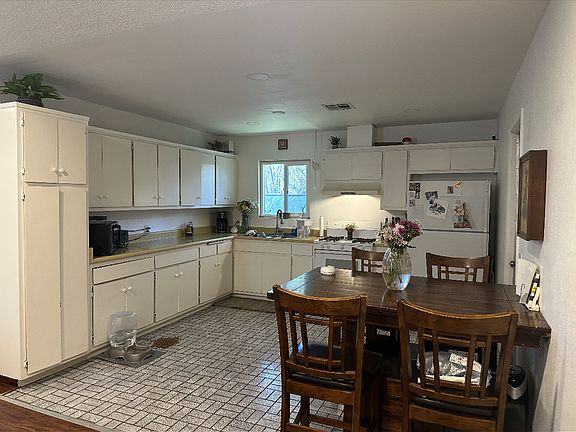 Large kitchen area