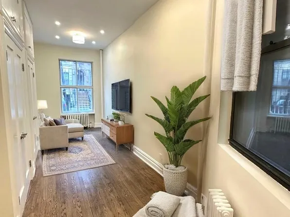 245 E 62nd St APT 2, New York, NY 10065