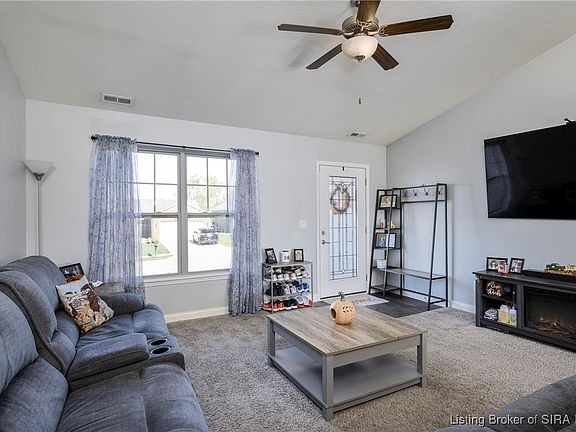 4th image of 8709 Black Oak Drive