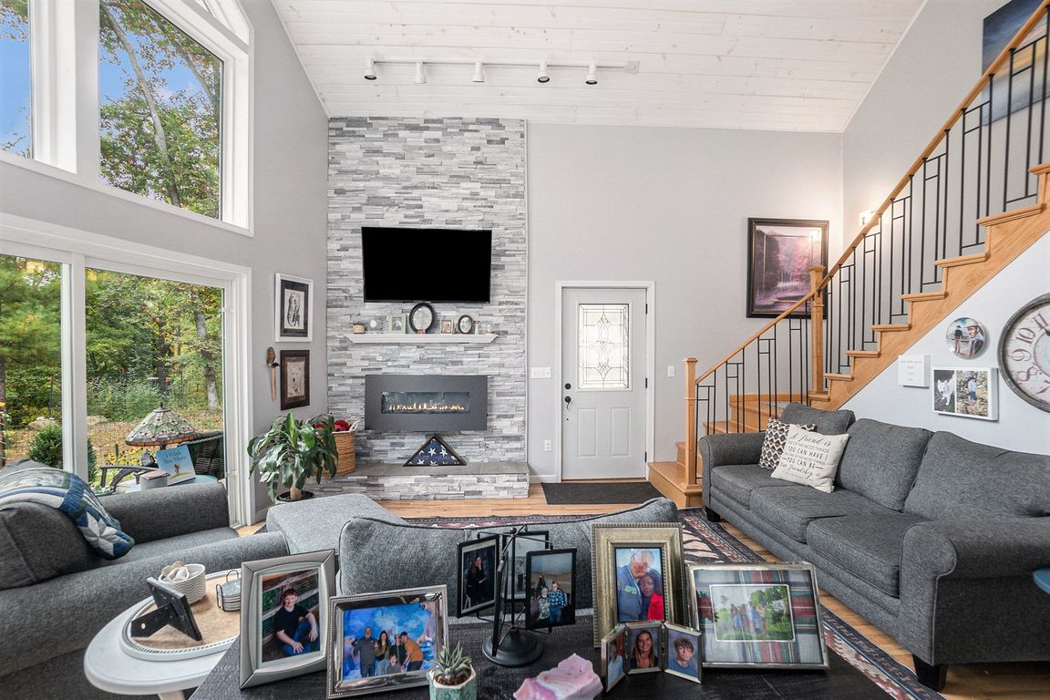 next background image