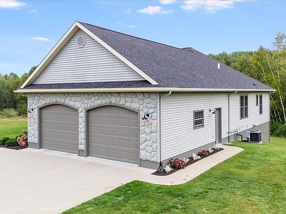 4th image of 6853 Maple Acres Dr