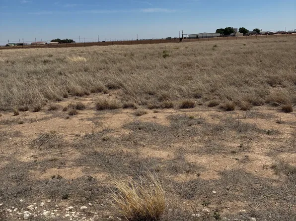 139 Juniper Rd, Levelland, TX 79336