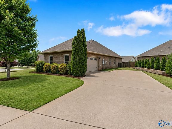 2nd image of 22 Cypress Grove Ln