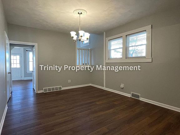 5th image of 309 Hedge St
