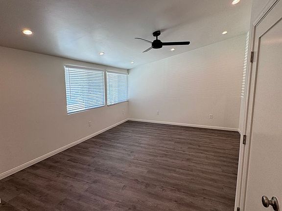 3rd image of 5478 Barclay Ave