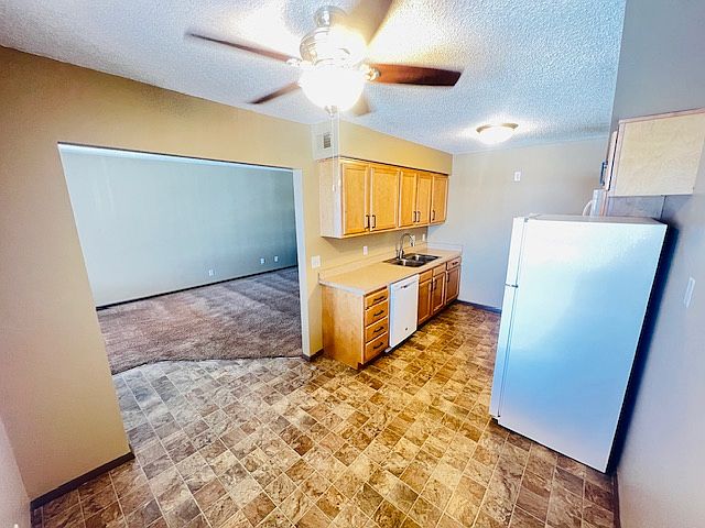 1st image of 1815 Knox St #15
