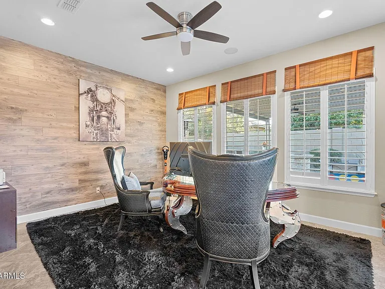 3781 E Chestnut Ln — Photo 20