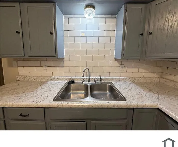 1110 Camden St — Photo 4