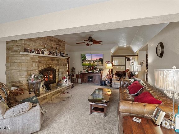 5th image of 1925 Seaford Dr