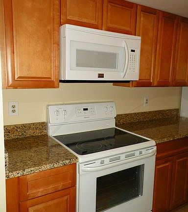 3rd image of 6110 Essex House Sq #A