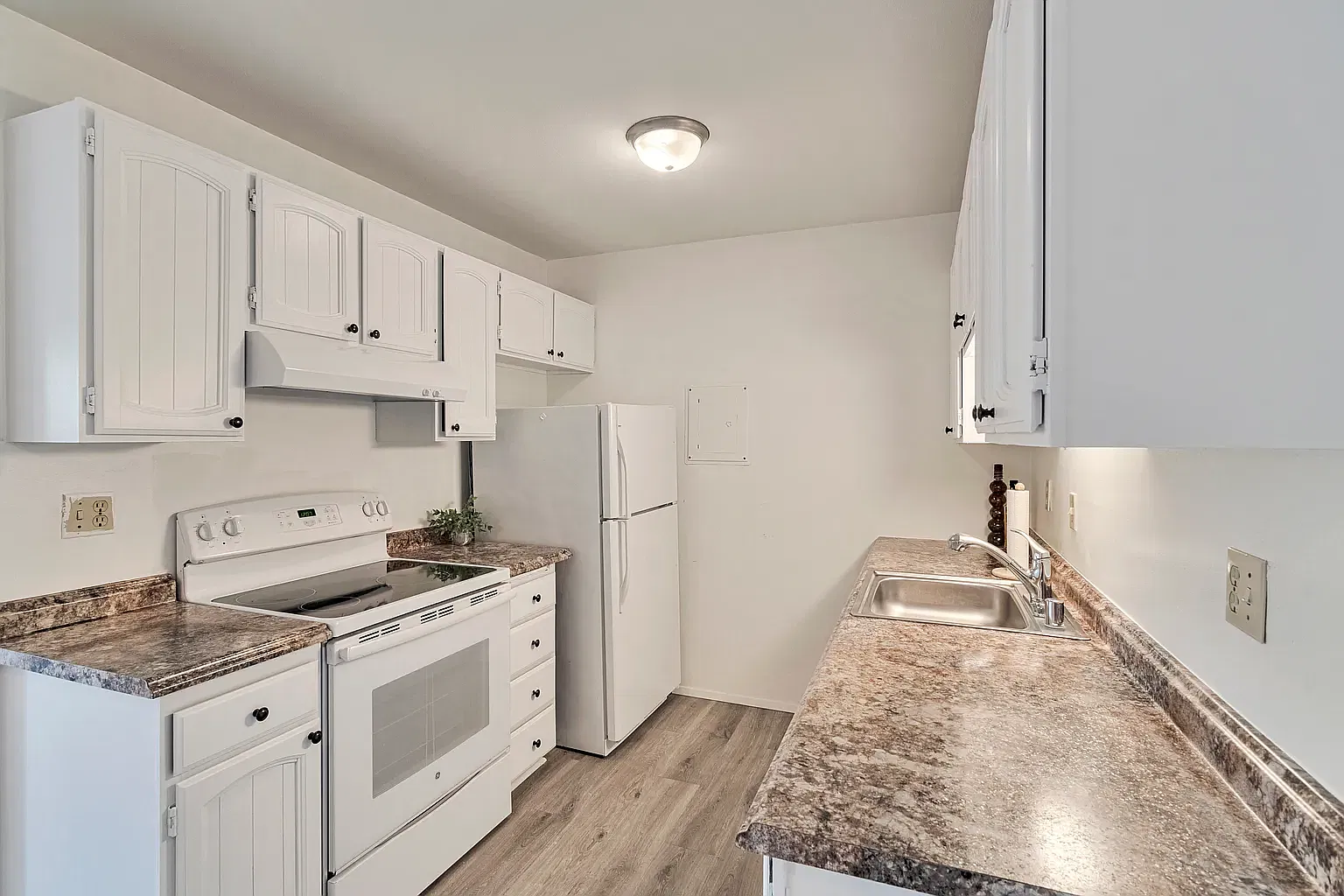 1 bed, 715 sqft, $1,999 — Photo 4