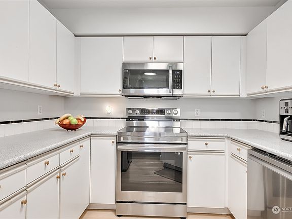 5th image of 11130 SE 208th Street #H-101