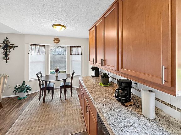 2nd image of 306 Park Pl
