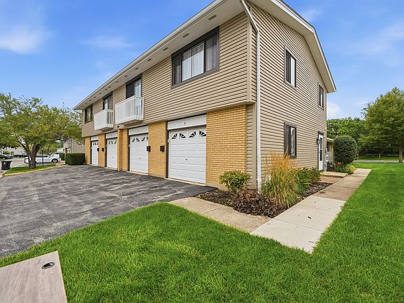 2nd image of 124 Fairlane Ct APT D
