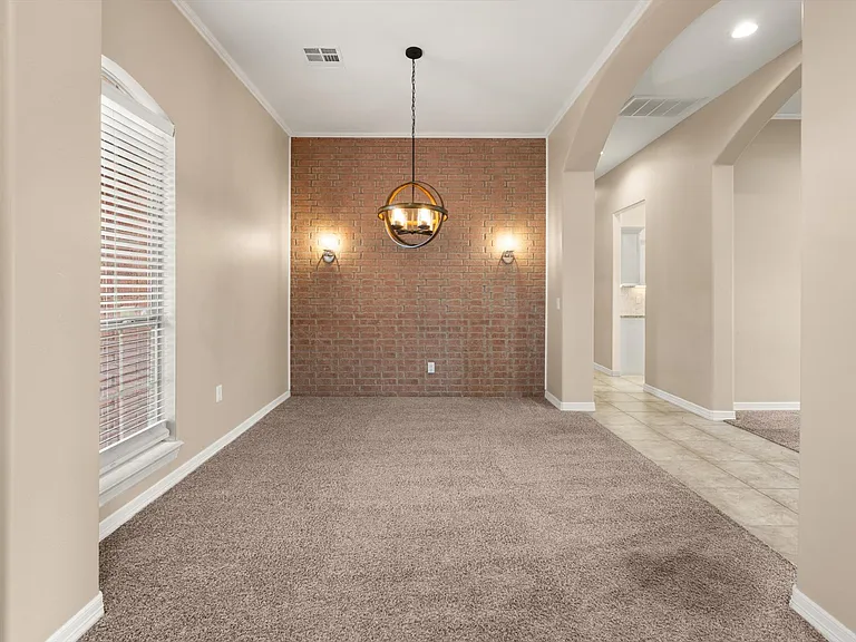 8816 NW 114th St — Photo 5