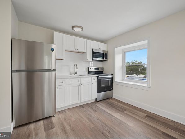 111 W Queen Ln APT 3F