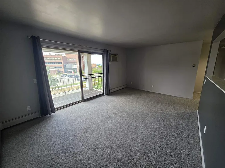 709 Jackson St #11 — Photo 2