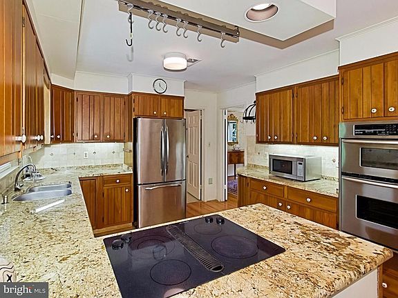 5th image of 6522 Truman Ln