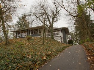 6107 Riverside Dr, Powell, OH 43065