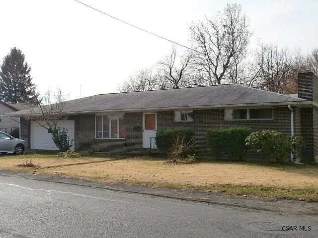 206 Jefferson Ave photo 1