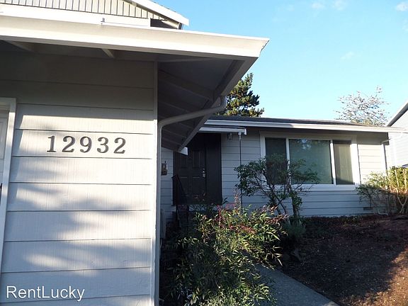2nd image of 12932 NE 136th Pl