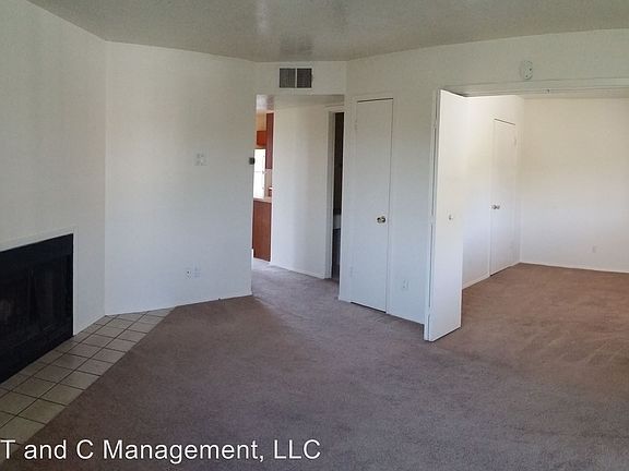 2nd image of 225 Figueroa St NE APT 2