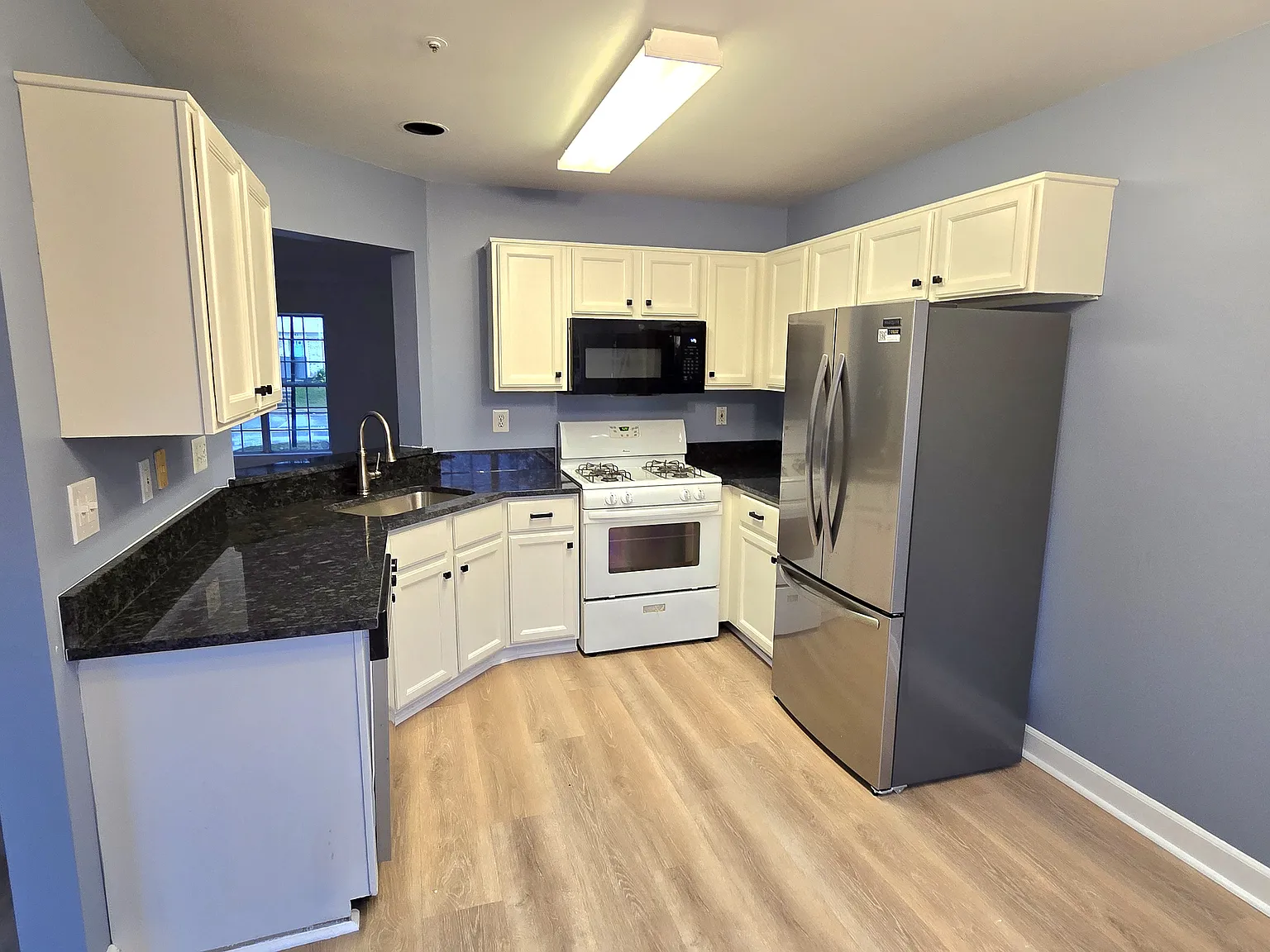 241 Kirbys Landing Ct — Photo 3