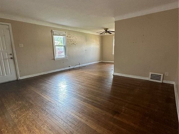 4th image of 12512 Astor Ave