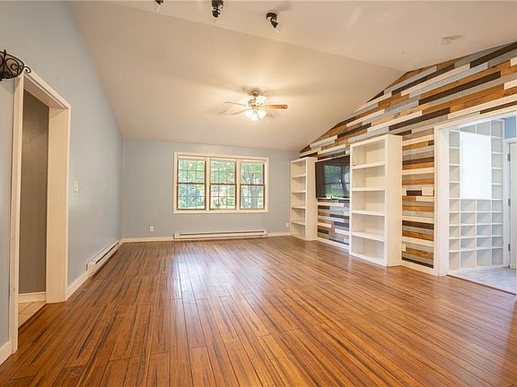 2nd image of 20 Watercress Ct