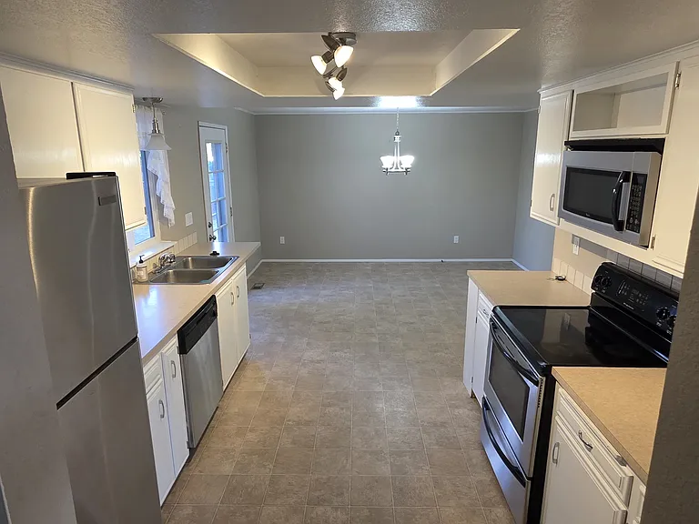 611 N Crestview Dr — Photo 16