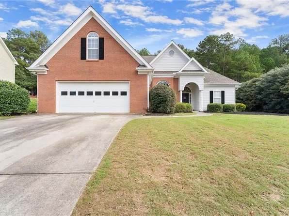642 Shady Willow Ln, Loganville, GA 30052
