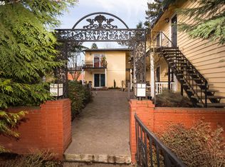 3543 SW Troy St APT 17, Portland, OR 97219