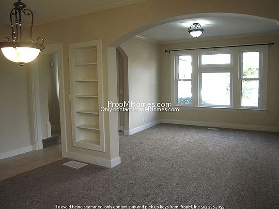 2nd image of 3736 SE Belmont St