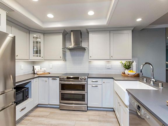 5th image of 1633 Marconi Way