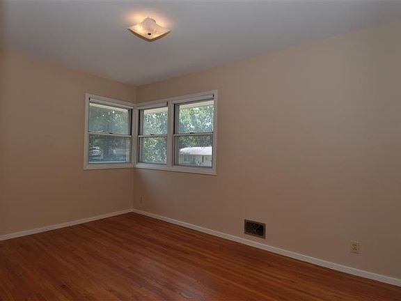 4th image of 4118 Worthington Ave