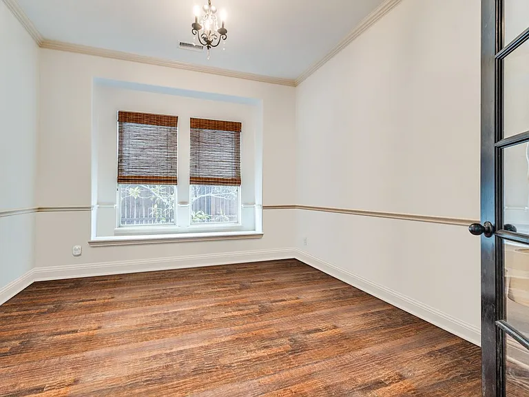 1436 Foster St — Photo 15