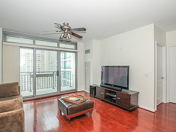 5th image of 125 S Jefferson St Unit 1703