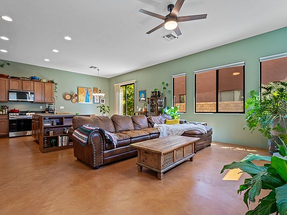 5th image of 282 E Croydon Park Rd