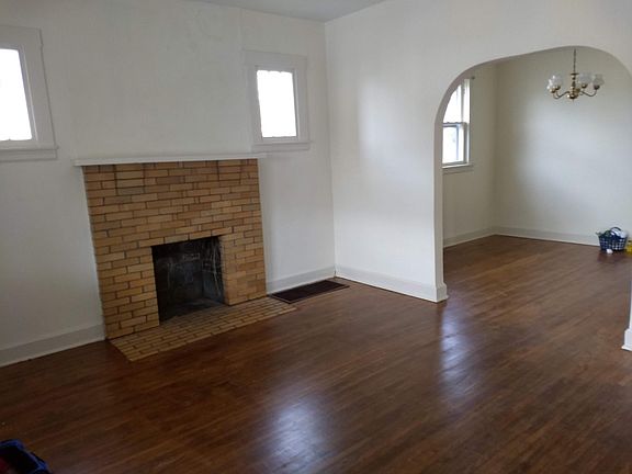 5th image of 1004 Rosemont Ave