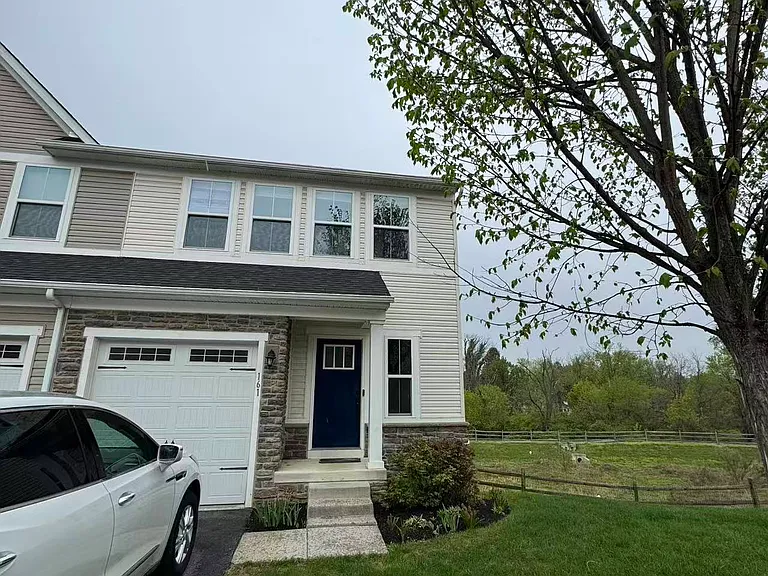 161 Mulberry Dr — Photo 1
