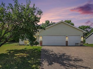 612 Deer Trl, Montgomery, MN 56069