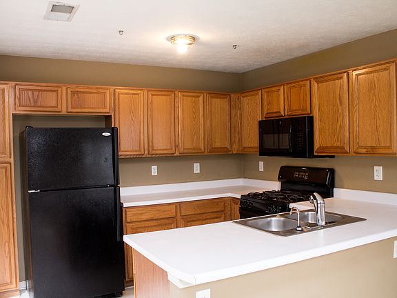 2nd image of 942 Vintage Pointe Dr