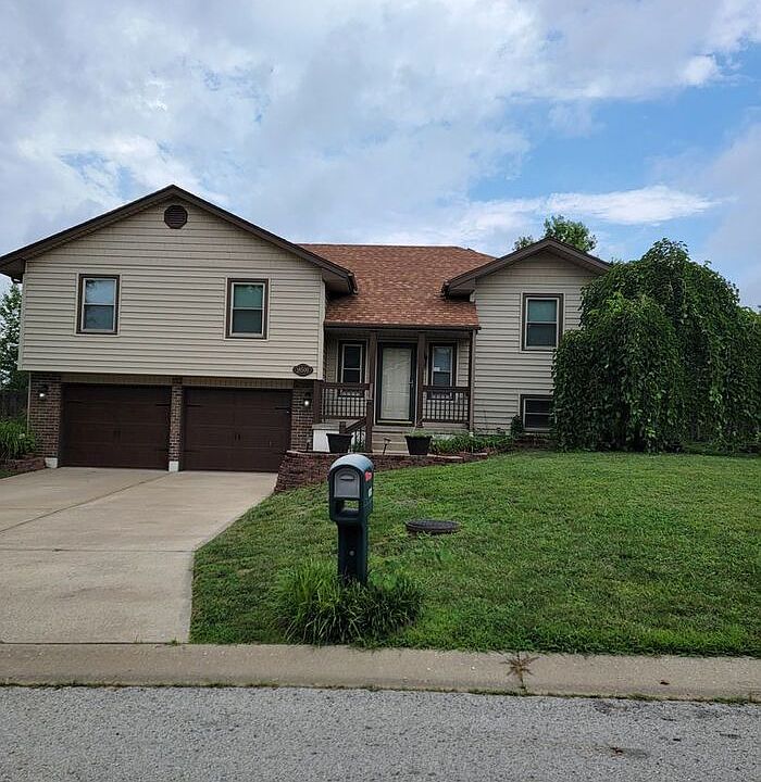 1st image of 18500 E Arrowhead Ln