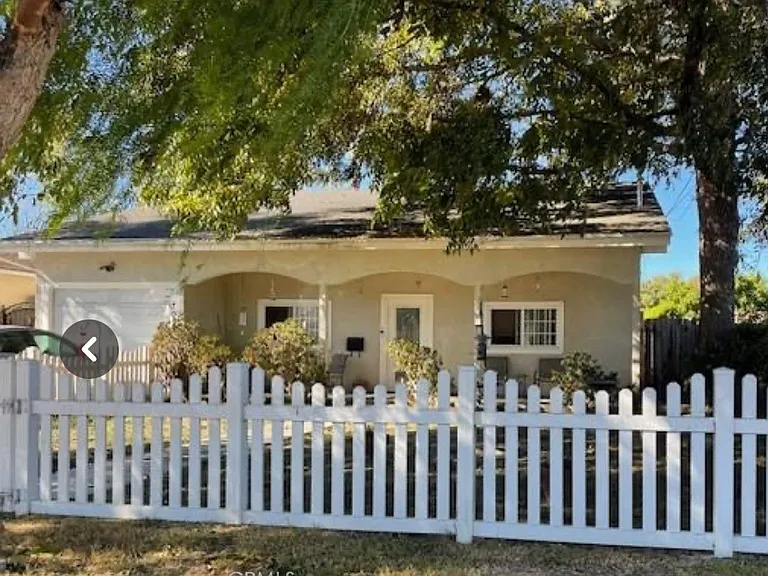 7021 Geyser Ave — Photo 1