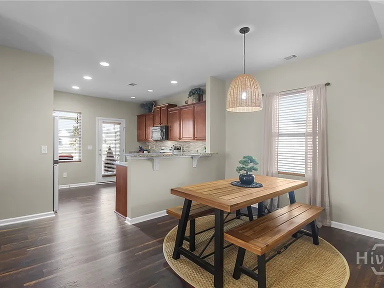 153 Hamilton Grv — Photo 10