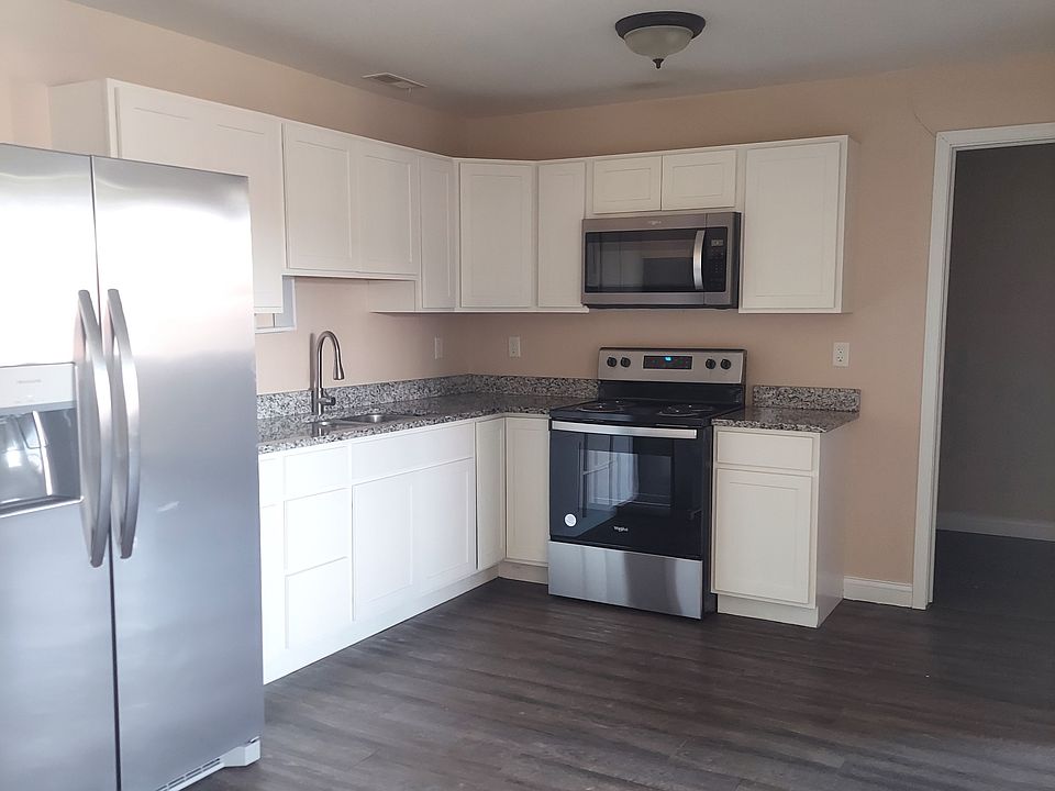 1st image of 50 Westwood Dr #10